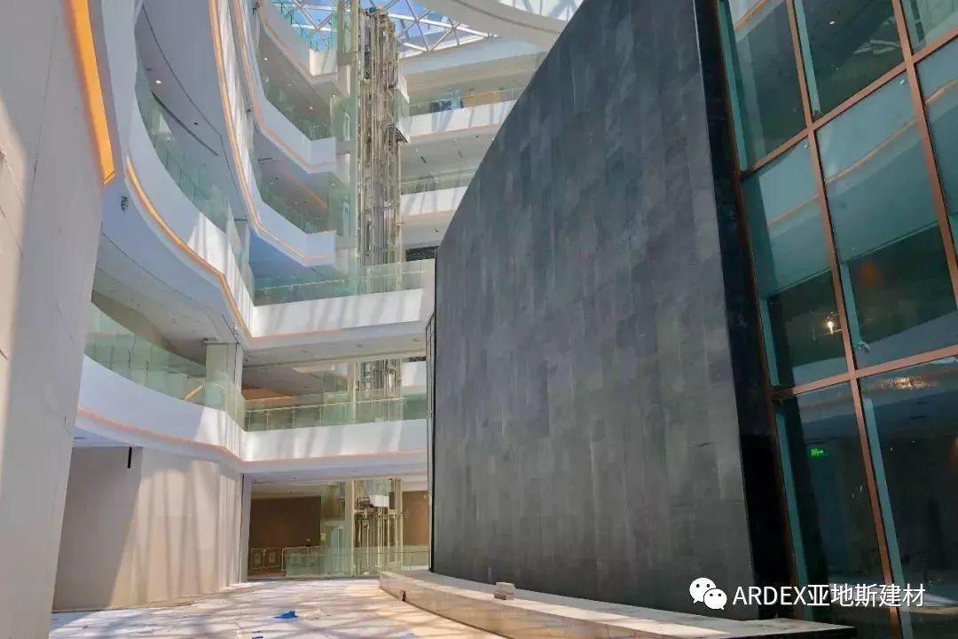 亞地斯防水“力筑”上海顏值新地標(biāo) - 10米水景幕墻 亞地斯防水“力筑”上海顏值新地標(biāo) - 10米水景幕墻