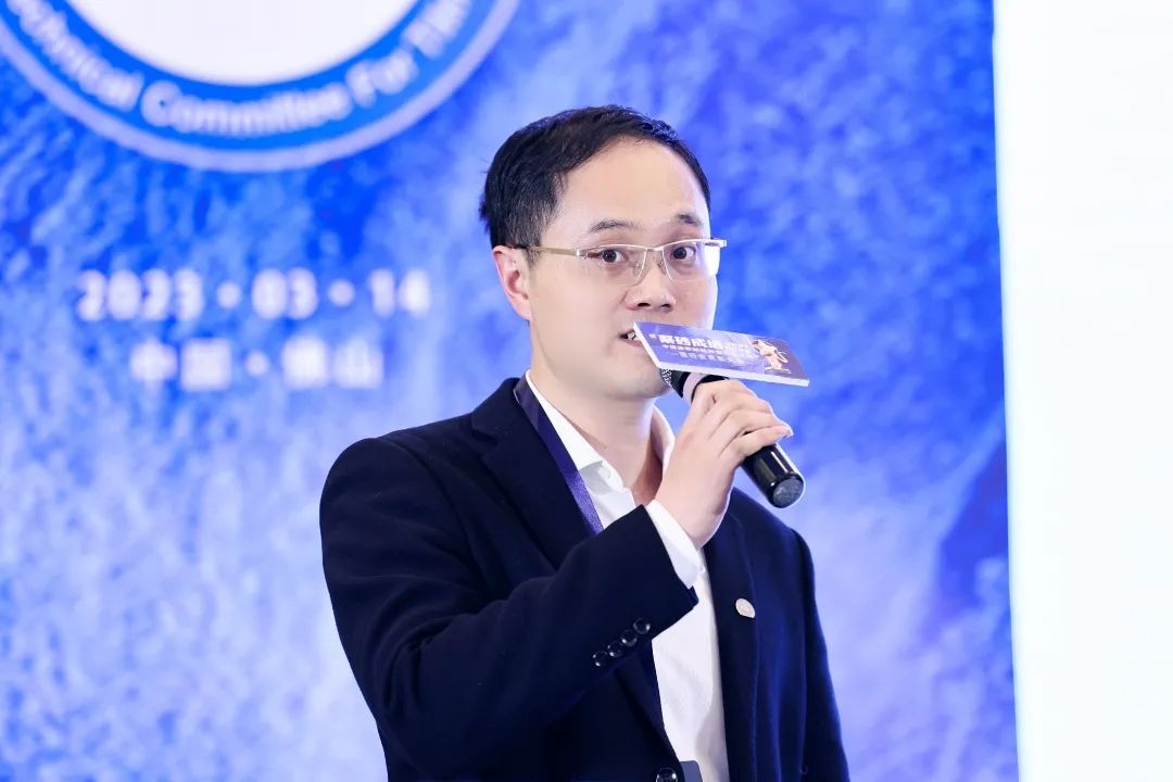 亞地斯集團榮獲中國陶瓷工業協會瓷磚粘貼技術專業委員會榮譽表彰 亞地斯集團榮獲中國陶瓷工業協會瓷磚粘貼技術專業委員會榮譽表彰